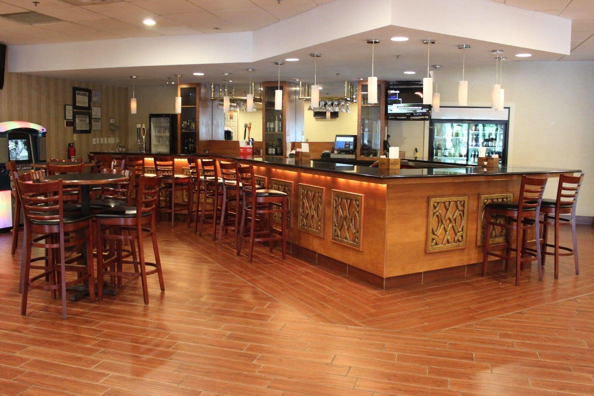 Radisson Rochester Airport Eksteriør billede